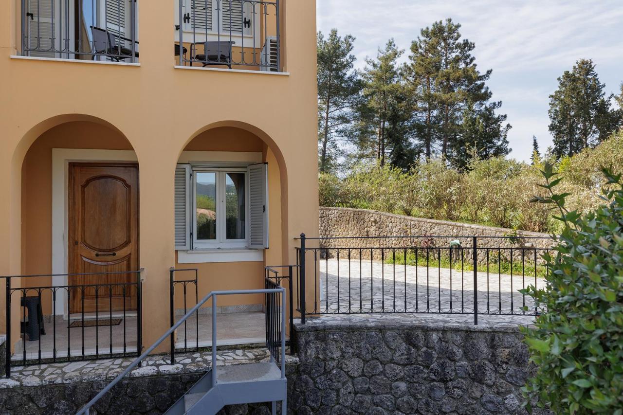 Spyrelia Villa With Private Pool & Outdoor Hot Tub Dassia  Exterior photo